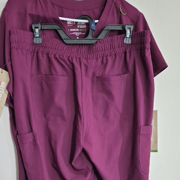 Grey's Anatomy Maroon Evolve Stretch Top - Picture 11 of 11